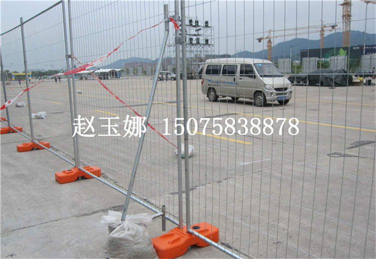 移動(dòng)護(hù)欄