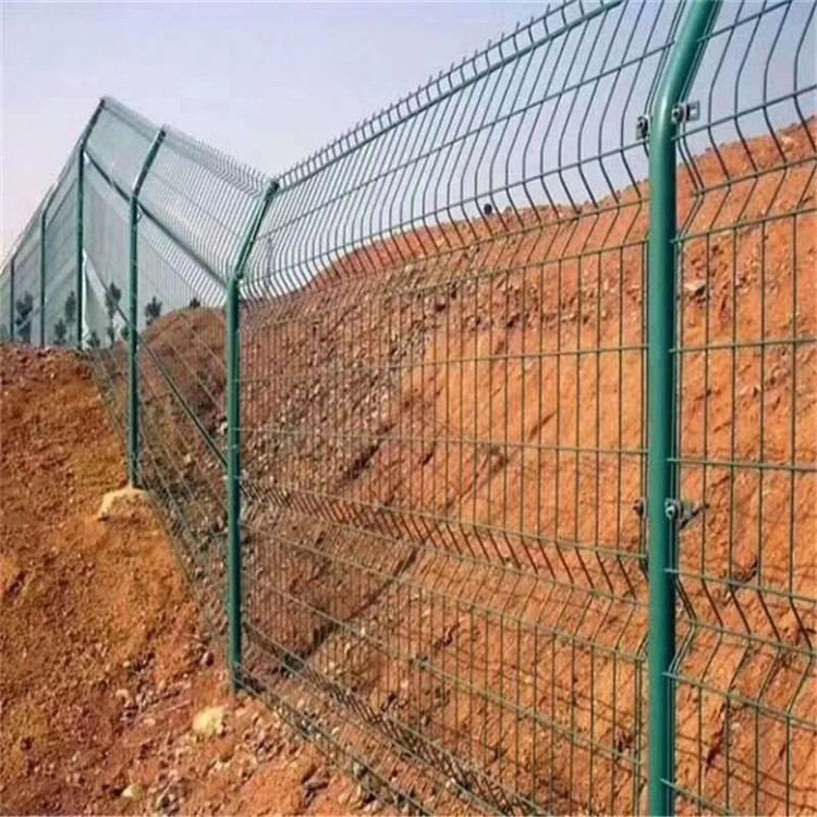 三角折彎護欄網(wǎng)